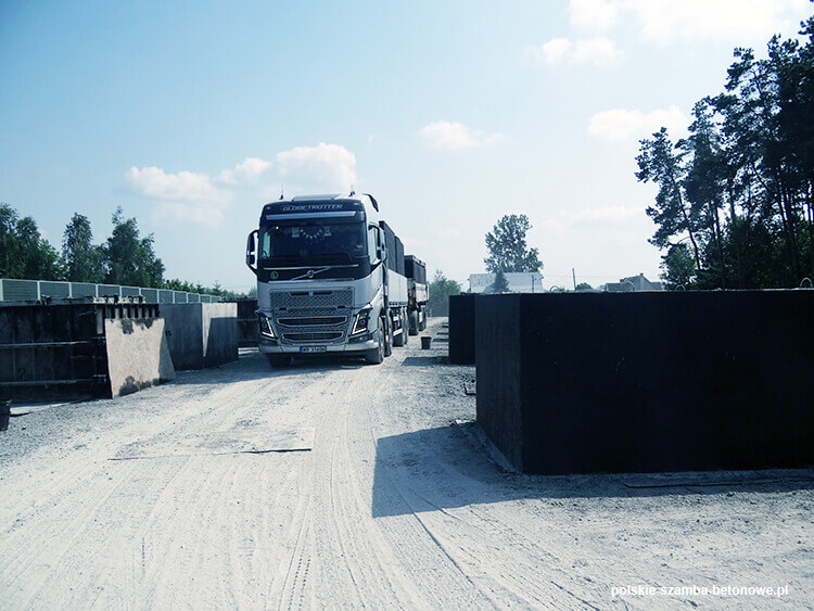 Transport szamb betonowych  w Bełżycach